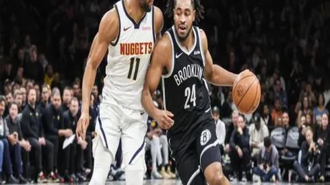 奥莫罗迪翁倒钩首开纪录，罗马半场1-0领先波尔图，迪巴拉两球反超逆转战局